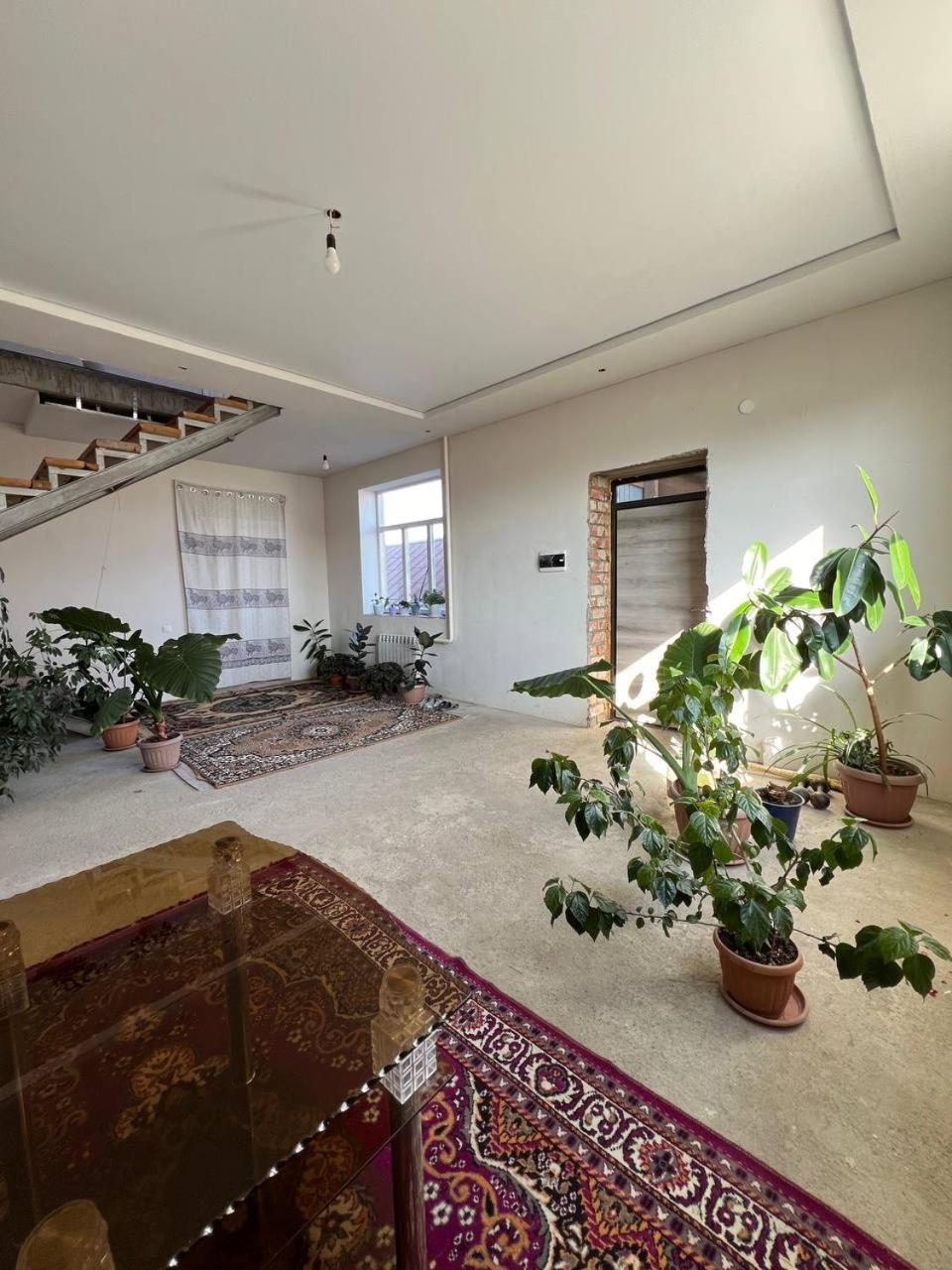 Emir Guest House In カラコル エクステリア 写真