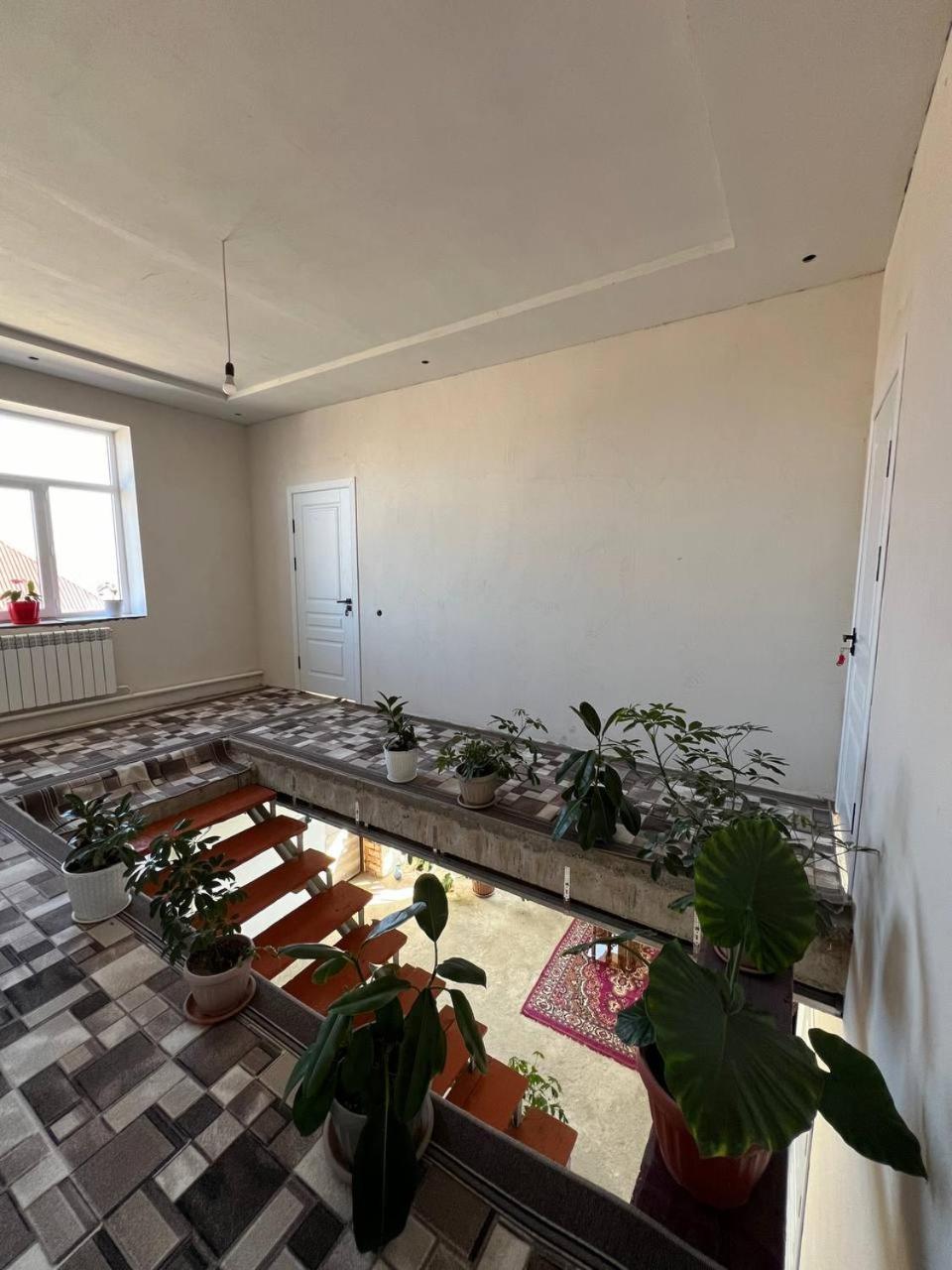 Emir Guest House In カラコル エクステリア 写真